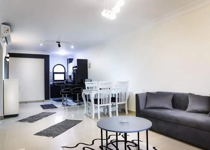 Cozy And Spacious For Family , View Sea Apartment Hurghada